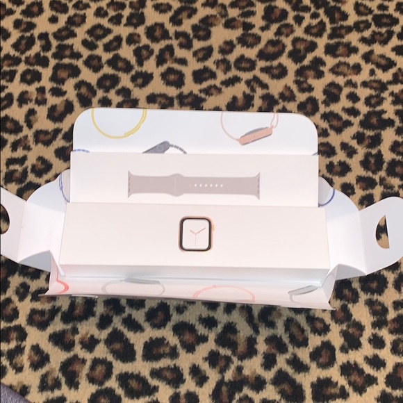 APPLE WATCH SERIES4 STAINLESS STEAL GOLD GPS+CELL. - Picture 7 of 8